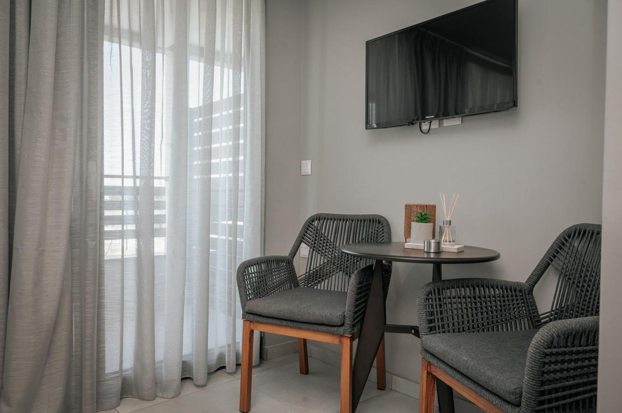 Elizabeth Queen Luxury Rooms Paralía Exterior foto