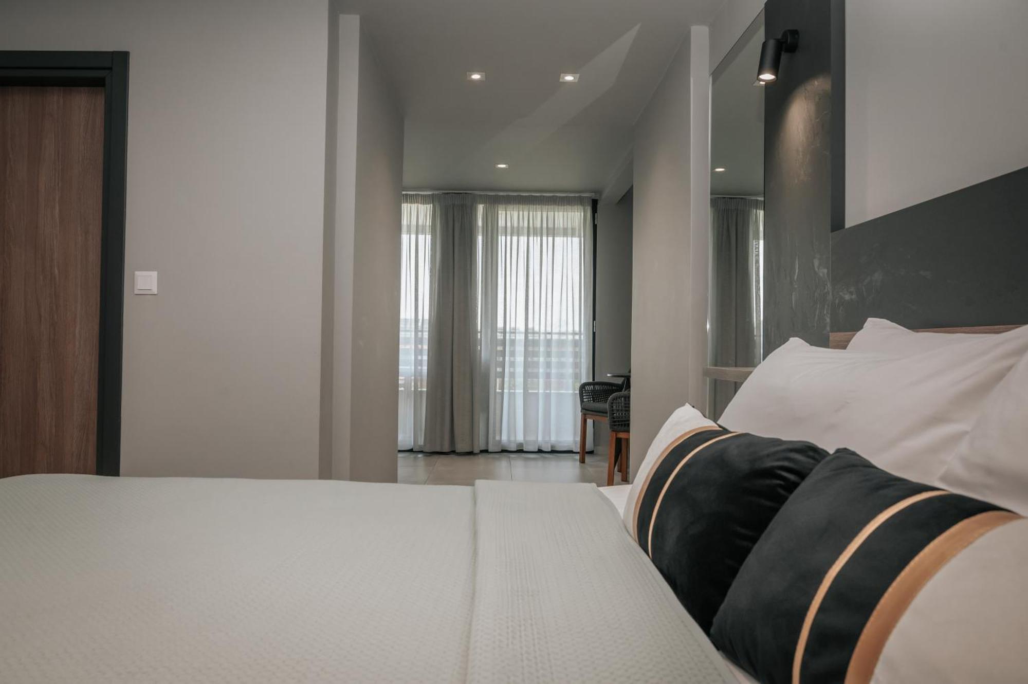 Elizabeth Queen Luxury Rooms Paralía Exterior foto