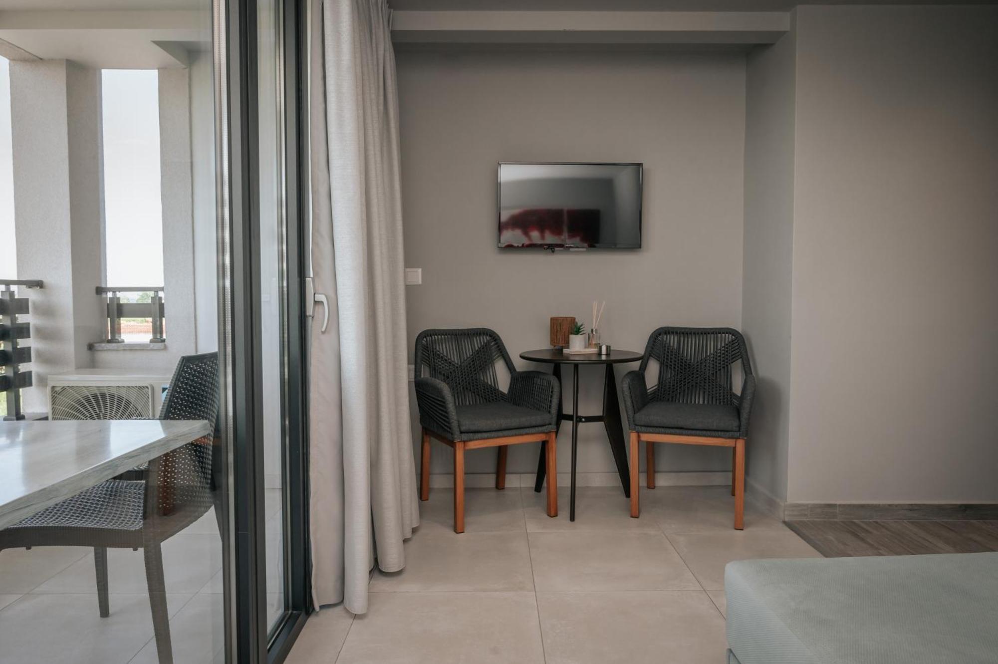 Elizabeth Queen Luxury Rooms Paralía Exterior foto