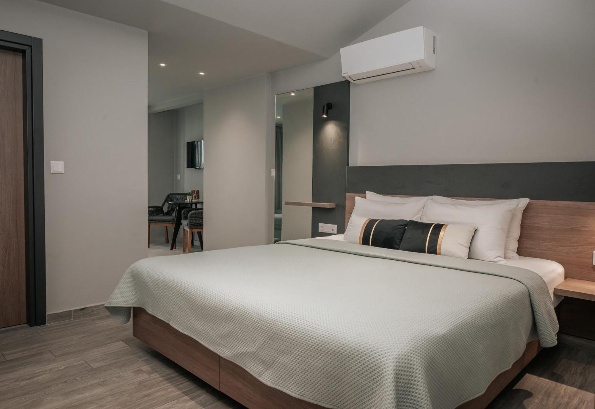 Elizabeth Queen Luxury Rooms Paralía Exterior foto